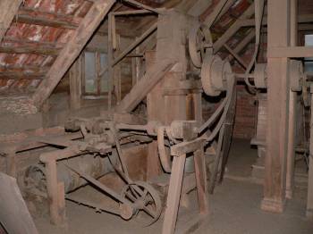 bauernhof-m�hle-mehl-getreide-herstellung-verkauf-bayern