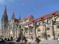 regensburg-sehenswertes-ausflugsziele-historische-bauwerke-regensburger-dom-domplatz-150